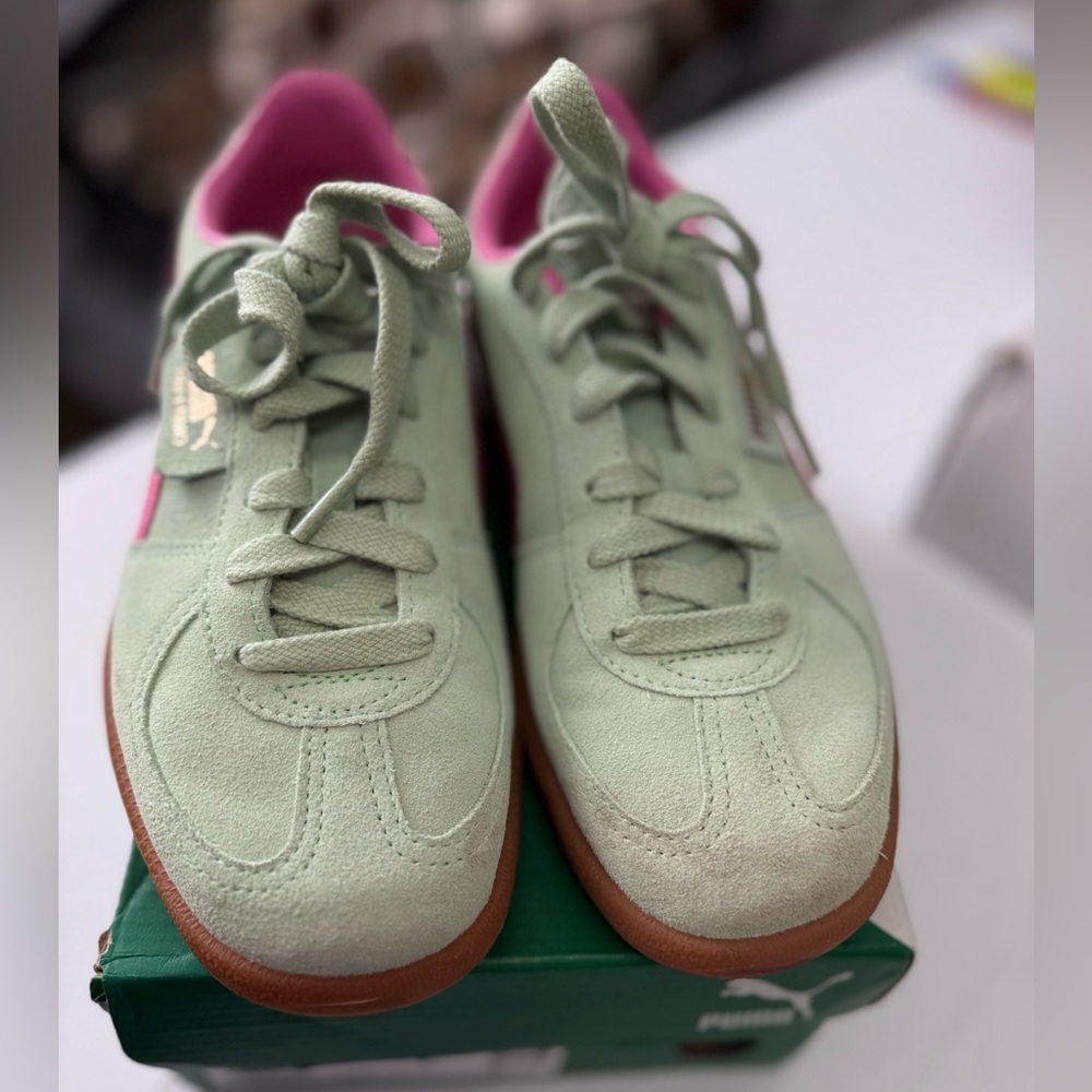 Puma Green and Pink Sneakers